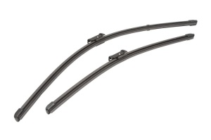 Set stergatoare ALFA ROMEO GIULIA (952_) din 2015-2022, pentru parbriz auto, 2 bucati, Valeo Silencio Xtrm, din cauciuc siliconat rezistent, 4 Stickere Auto ALFA ROMEO v36733