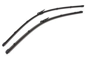Set stergatoare FORD C-MAX II (DXA/CB7, DXA/CEU) din 2010-2019, pentru parbriz auto, 2 bucati, Valeo Silencio Xtrm, din cauciuc siliconat rezistent, 4 Stickere Auto FORD v37729