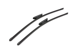 Set stergatoare RENAULT CLIO II (BB_, CB_) din 1998-2016, pentru parbriz auto, 2 bucati, Valeo Silencio Xtrm, din cauciuc siliconat rezistent, 4 Stickere Auto RENAULT v38845