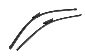 Set stergatoare RENAULT GRAND SCENIC II (JM0/1_) din 2004-2009, pentru parbriz auto, 2 bucati, Valeo Silencio Xtrm, din cauciuc siliconat rezistent, 4 Stickere Auto RENAULT v39961
