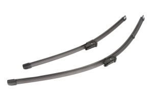 Set stergatoare ALFA ROMEO GIULIA (952_) din 2015-2022, pentru parbriz auto, 2 bucati, Valeo Silencio Xtrm, din cauciuc siliconat rezistent, 4 Stickere Auto ALFA ROMEO v36734