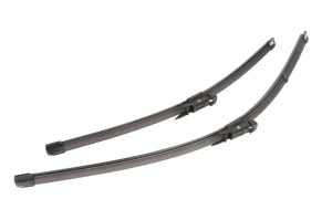 Set stergatoare BMW Seria 4 Convertible (F33, F83) din 2013-2020, pentru parbriz auto, 2 bucati, Valeo Silencio Xtrm, din cauciuc siliconat rezistent, 4 Stickere Auto BMW Seria v36650