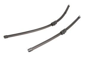 Set stergatoare FORD C-MAX (DM2) din 2007-2010, pentru parbriz auto, 2 bucati, Valeo Silencio Xtrm, din cauciuc siliconat rezistent, 4 Stickere Auto FORD v40442