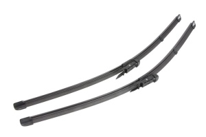 Set stergatoare FORD USA MUSTANG Convertible din 2005-2024, pentru parbriz auto, 2 bucati, Valeo Silencio Xtrm, din cauciuc siliconat rezistent, 4 Stickere Auto FORD USA v39302