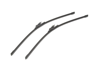 Set stergatoare IVECO DAILY VI Bus din 2014-2021, pentru parbriz auto, 2 bucati, Bosch Aerotwin, din cauciuc siliconat rezistent, 4 Stickere Auto IVECO v50307