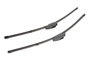 Set stergatoare RENAULT KANGOO / GRAND KANGOO II (KW0/1_) din 2008-2019, pentru parbriz auto, 2 bucati, Valeo Silencio Xtrm, din cauciuc siliconat rezistent, 4 Stickere Auto RENAULT v38918