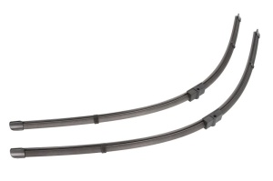 Set stergatoare SEAT ALHAMBRA (7V8, 7V9) din 1996-2010, pentru parbriz auto, 2 bucati, Valeo Silencio Xtrm, din cauciuc siliconat rezistent, 4 Stickere Auto SEAT v40490