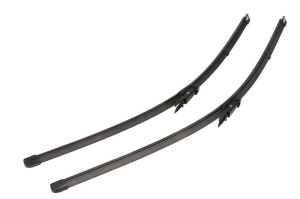 Set stergatoare Volkswagen CRAFTER 30-35 Bus (2E_) din 2006-2016, pentru parbriz auto, 2 bucati, Valeo Silencio Xtrm, din cauciuc siliconat rezistent, 4 Stickere Auto Volkswagen v39854