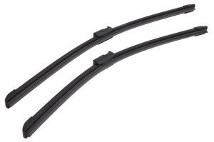 Set stergatoare Volkswagen POLO IV Saloon (9A4, 9A2, 9N2, 9A6) din 2002-2012, pentru parbriz auto, 2 bucati, Bosch Aerotwin, din cauciuc siliconat rezistent, 4 Stickere Auto Volkswagen v43702