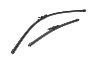 Set 3 stergatoare CHEVROLET AVEO Saloon (T300) din 2011 - 2015, pentru parbriz si luneta fata si spate auto, Valeo Silencio, din cauciuc siliconat rezistent, 4 Stickere Auto CHEVROLET v14651