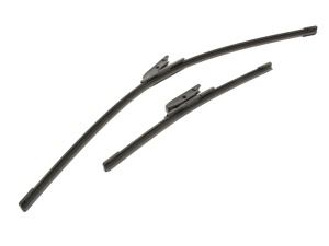 Set stergatoare RENAULT CAPTUR I (J5_, H5_) din 2013-2018, pentru parbriz auto, 2 bucati, Bosch Aerotwin, din cauciuc siliconat rezistent, 4 Stickere Auto RENAULT v52046