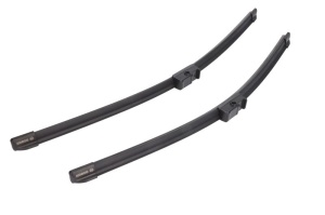 Set stergatoare auto Volkswagen PASSAT B5.5 (3B3) din 2000-2005, pentru parbriz auto, 2 bucati, Bosch Aerotwin, din cauciuc siliconat rezistent, 4 Stickere Auto Volkswagen - Img 4