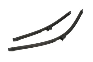 Set 3 stergatoare VOLVO XC60 II (246) din 2017 - 2022, pentru parbriz si luneta fata si spate auto, Valeo Silencio Xtrm, din cauciuc siliconat rezistent, 4 Stickere Auto VOLVO v14173