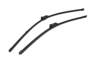 Set stergatoare Volkswagen TIGUAN (5N_) din 2007-2018, pentru parbriz auto, 2 bucati, Valeo Silencio Xtrm, din cauciuc siliconat rezistent, 4 Stickere Auto Volkswagen v38287
