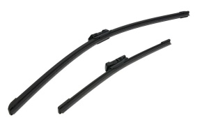 Set stergatoare auto FORD KA (RU8) din 2008-2016, pentru parbriz auto, 2 bucati, Bosch Aerotwin, din cauciuc siliconat rezistent, 4 Stickere Auto FORD - Img 3