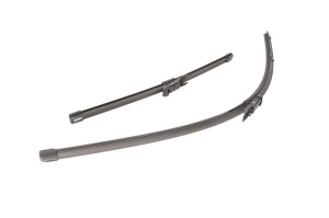 Set stergatoare FORD TRANSIT COURIER B460 Box Body/MPV din 2014-2023, pentru parbriz auto, 2 bucati, Valeo Silencio Xtrm, din cauciuc siliconat rezistent, 4 Stickere Auto FORD v35660