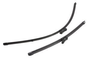 Set stergatoare SEAT ARONA (KJ7, KJP) din 2017-2020, pentru parbriz auto, 2 bucati, Valeo Silencio Xtrm, din cauciuc siliconat rezistent, 4 Stickere Auto SEAT v36248