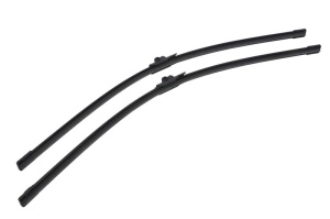 Set stergatoare Volkswagen TOUAREG (7LA, 7L6, 7L7) din 2002-2010, pentru parbriz auto, 2 bucati, Bosch Aerotwin, din cauciuc siliconat rezistent, 4 Stickere Auto Volkswagen v43470