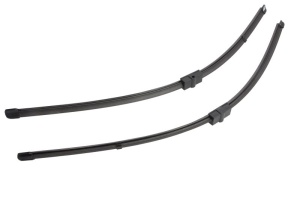 Set stergatoare Volkswagen TOUAREG (7P5, 7P6) din 2010-2018, pentru parbriz auto, 2 bucati, Valeo Silencio Xtrm, din cauciuc siliconat rezistent, 4 Stickere Auto Volkswagen v40448