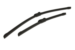 Set stergatoare FIAT DOBLO Platform/Chassis (263_) din 2010-2023, pentru parbriz auto, 2 bucati, Bosch Aerotwin, din cauciuc siliconat rezistent, 4 Stickere Auto FIAT v55450
