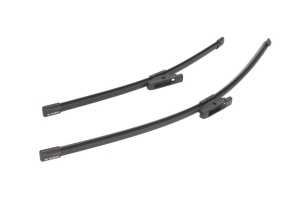 Set stergatoare RENAULT MEGANE IV Saloon din 2016-2019, pentru parbriz auto, 2 bucati, Bosch Aerotwin, din cauciuc siliconat rezistent, 4 Stickere Auto RENAULT v49786