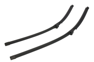 Set stergatoare Volkswagen PHAETON (3D1, 3D2, 3D3, 3D4, 3D6, 3D7, 3D8, 3D9) din 2002-2013, pentru parbriz auto, 2 bucati, Bosch Aerotwin, din cauciuc siliconat rezistent, 4 Stickere Auto Volkswagen v53399