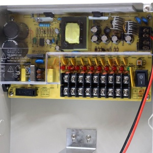 Sursa alimentare cu back-up 10A 12 V cutie metalica 9 iesiri partajate - Img 3