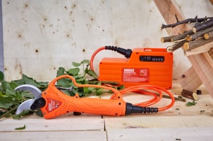 Foarfeca vie pomi cu acumulator extern garden master - Img 12