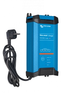 Blue Smart IP22 Charger 12/15 (1)