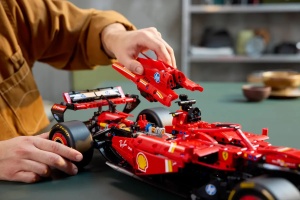 Set de construit Ferrari SF-24 F1 Car 1361 Piese - Img 5