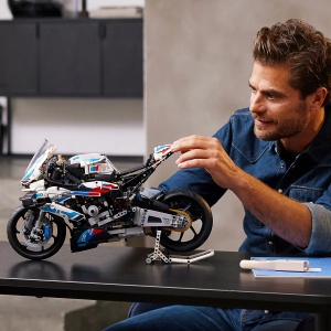 Set de construit BMW M 1000 RR 1920 Piese - Img 5