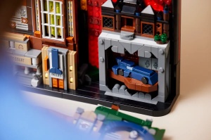 Set de construit DC Batman – The Animated Series Gotham City™ 4210 Piese - Img 6