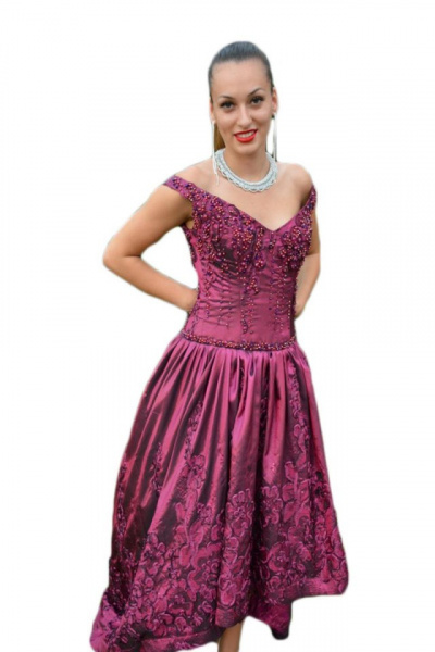 Rochie eleganta, marsala, cu croi asimetric si margele aplicate
