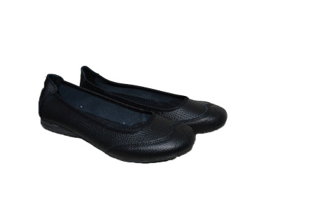 Balerin simplu, nuanta de negru, design de perforatii aplicate