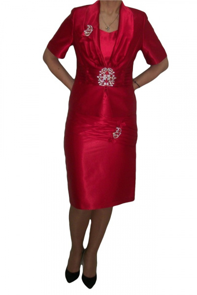 Costum elegant cu fusta scurta, din saten rosu, cu insertii argintii