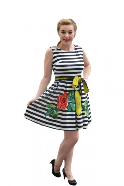 Rochie de zi, model aparte, cu dungi alb negre si flori colorate