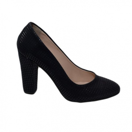 Pantof tineresc aspect modern, patratele lucioase pe fond negru
