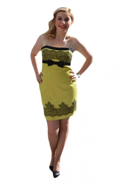 Rochie de seara scurta, pe verde deschis, frumos cambrata pe corp