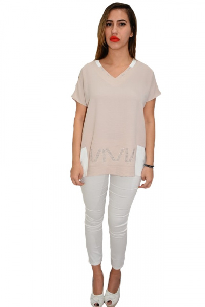 Bluza casual, imprimeu cu strasuri la gat si in partea de jos, pe fundal bej