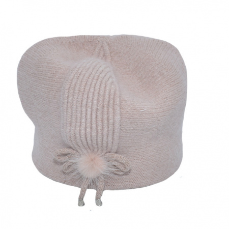 Bereta rafinata cu design lateral,pudra