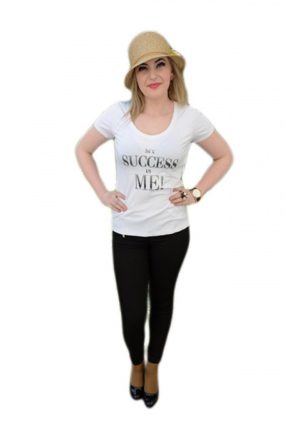 Tricou alb cu imprimeu trendy, maneca scurta si decolteu rotund