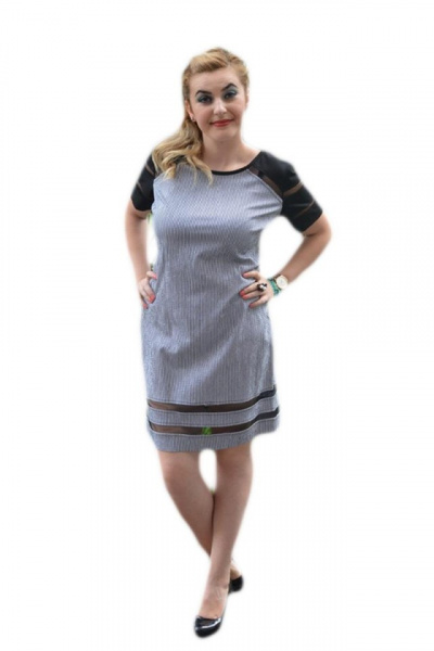 Rochie de vara cu design de dungi negru-alb si insertii de plasa