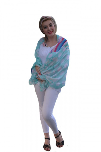 Esarfa trendy din material fin cu design colorat pe fond turcoaz