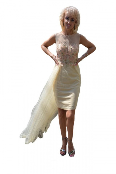 Rochie de ocazie bej model scurt cu tul lung aplicat din talie