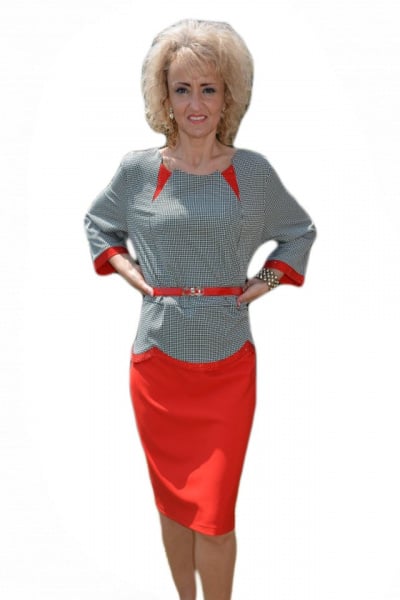 Rochie eleganta cu peplum, cu design pepit si partea de jos rosie