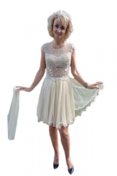 Rochie fina, bej, cu tul brodat si transparent in partea de sus