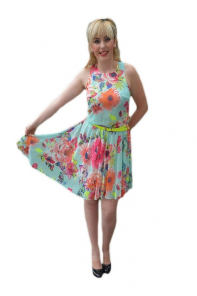 Rochie moderna, subtire, cu lungime asimetrica, design multicolor