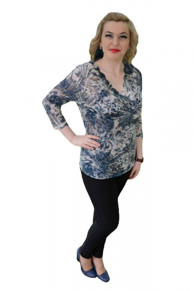 Bluza moderna, aspect brodat, usor transparenta, in nuanta de bleumarin