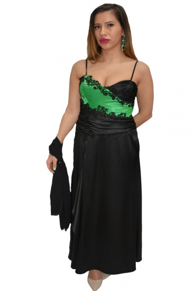Rochie lunga, la bustul drept are broderie