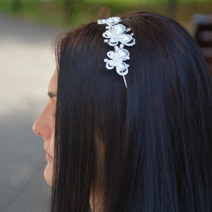 Agrafa chic din metal fin argintiu cu cristale sau perle aplicate - Img 2